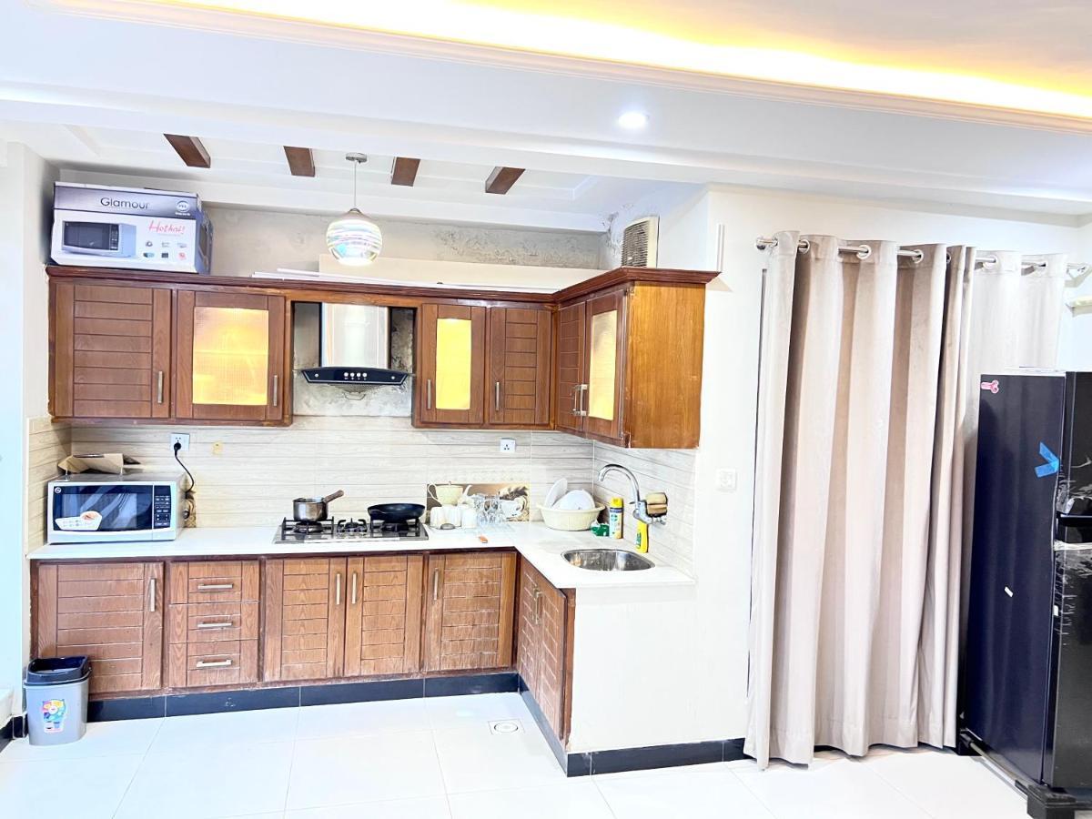 Luxury Executive 2Bedroom Apartment Convenient And Nice Location อิสลามาบัด ภายนอก รูปภาพ